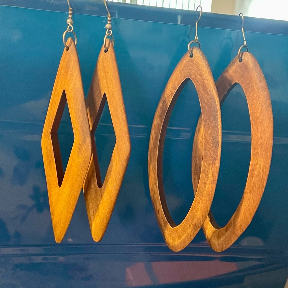 Set of 2 Dangle Wood Geometric Earrings. Diamond and Oval Shapes